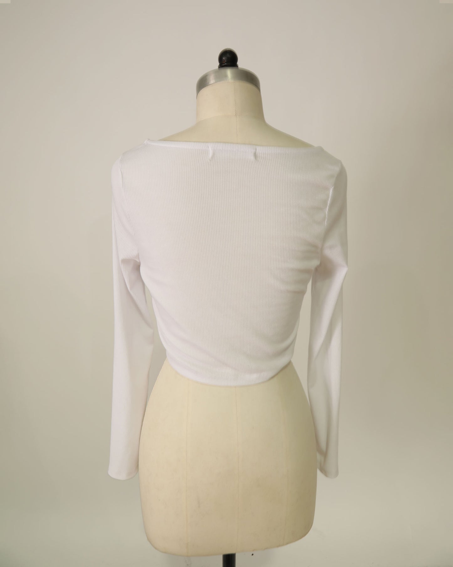 Long Sleeve Ruched Front V-Neck Crop Top - White