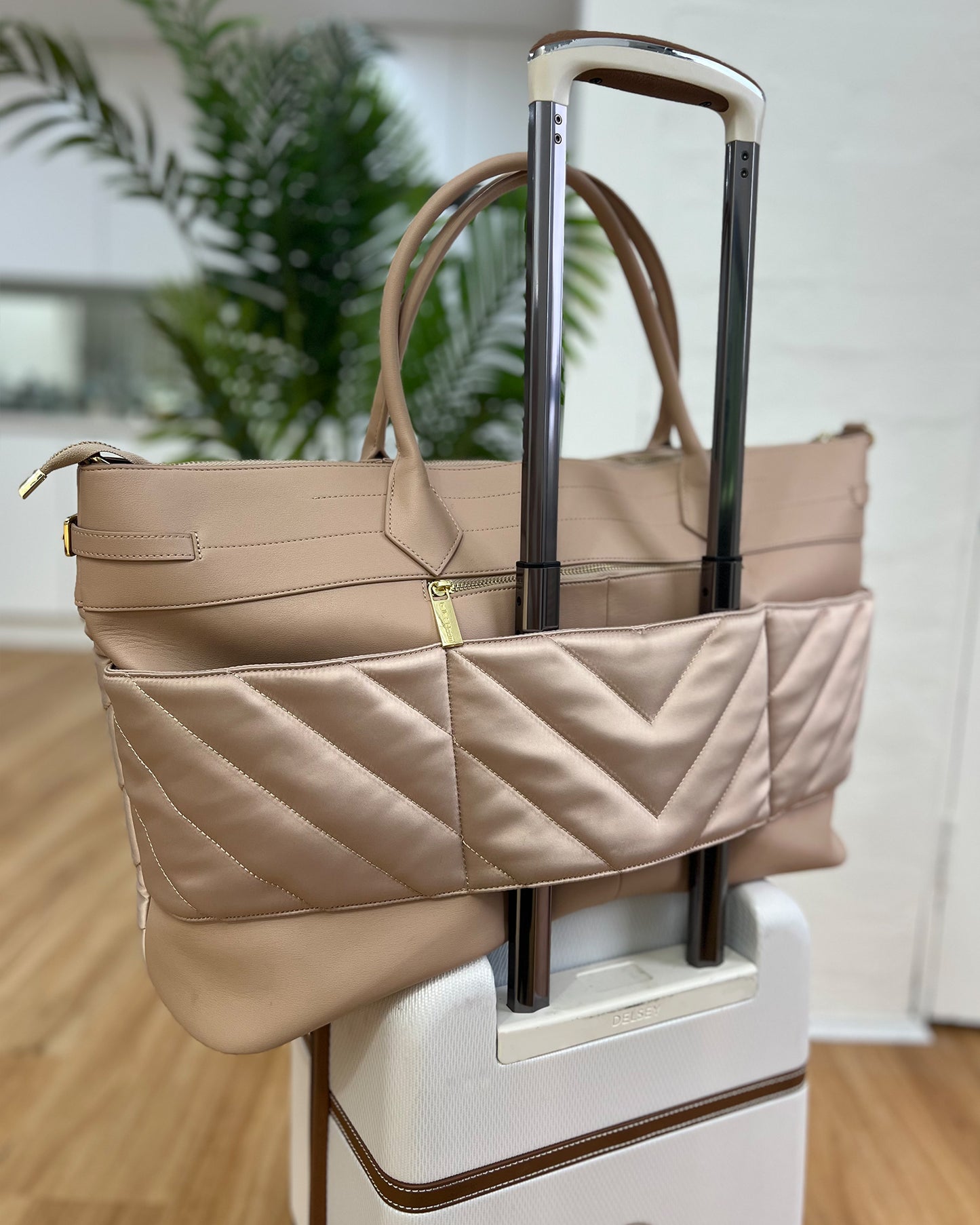 Meet Me in Paris Weekender Bag- Natural