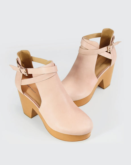 blush clogs