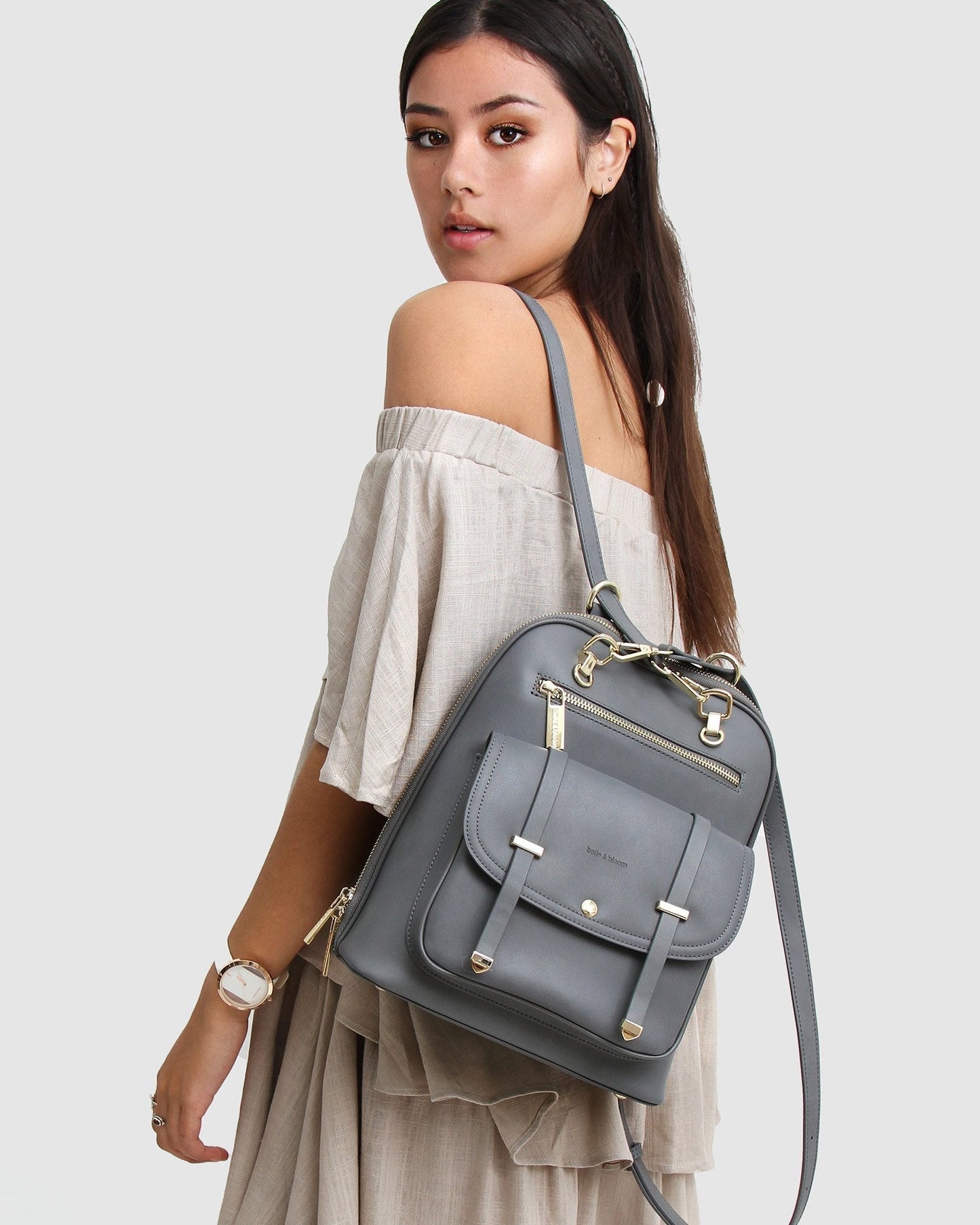 Ash-backpack-leather-back-strap-model_2c190cbb-55a3-492d-a663-aa89578801d3.jpg