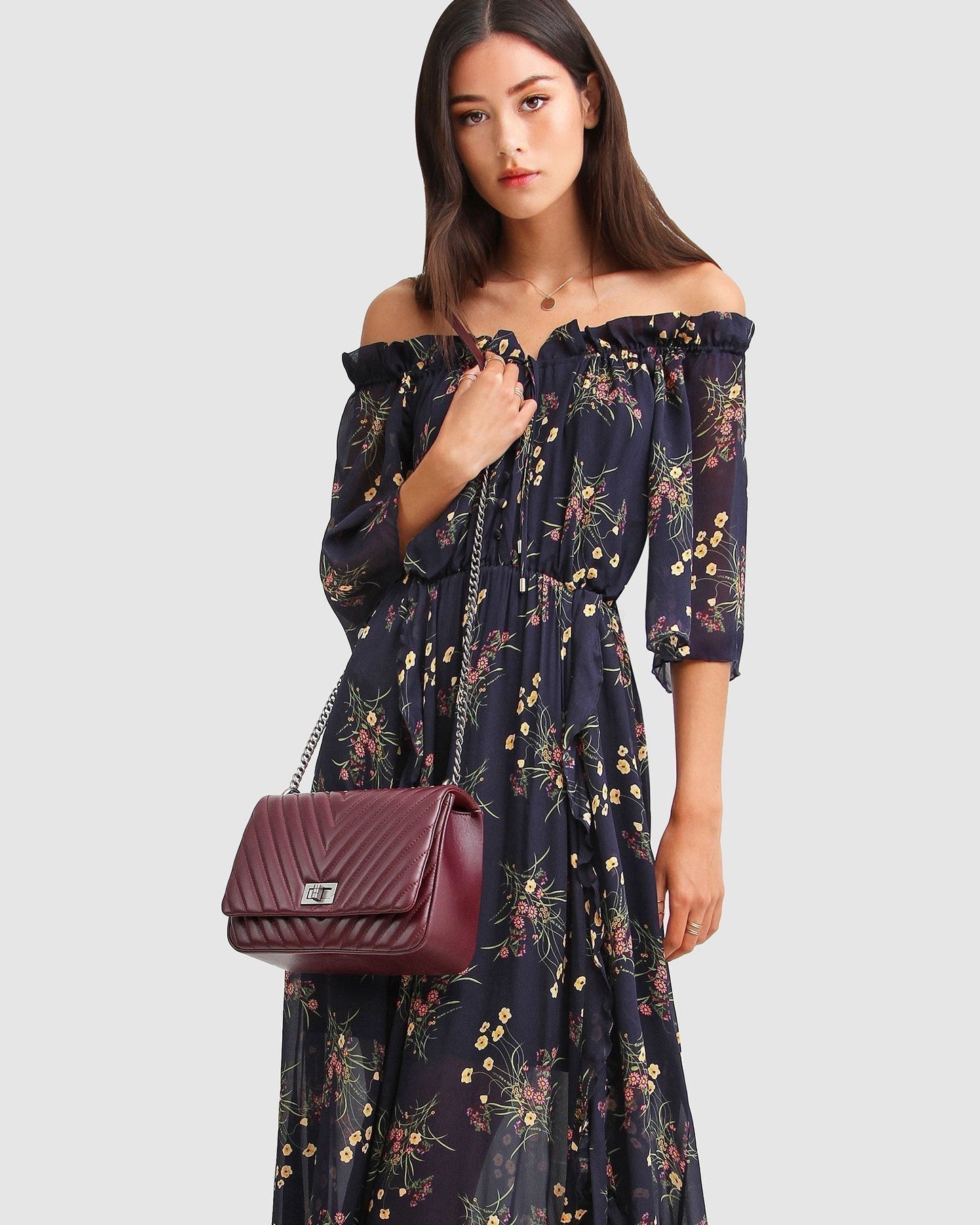 amour-amour-navy-print-midi-ruffled-dress-handbag-detail_32df0ff8-a895-416a-83f8-e3659bfef500.jpg