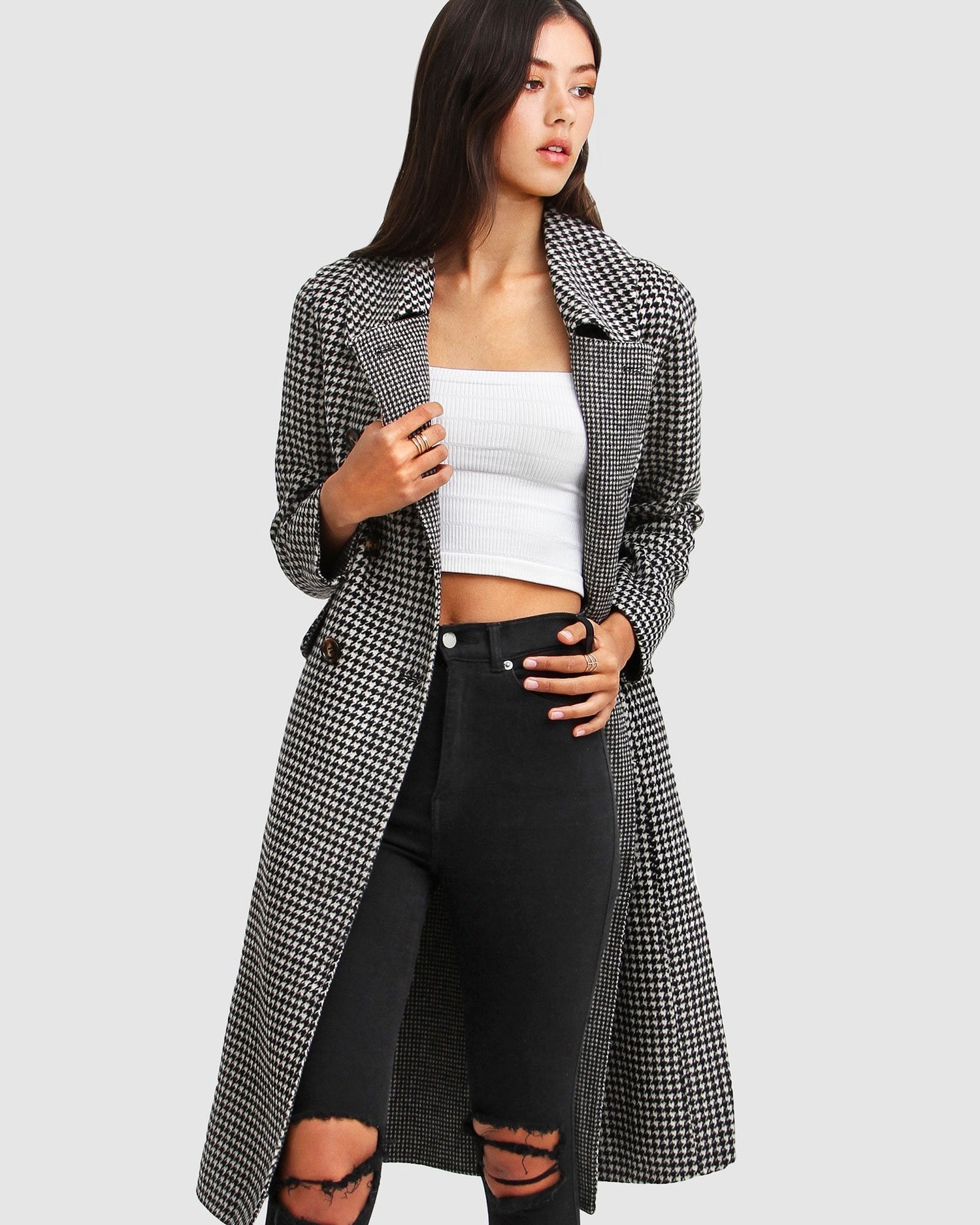 save-my-love-black-_-white-wool-coat-detail_98af9833-1de2-479e-b53c-aa0b621c1882.jpg